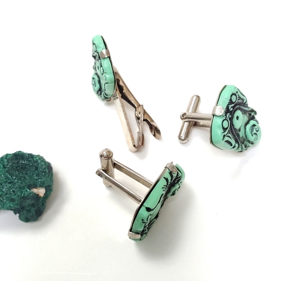 Vintage 3-piece Green Buddha Bakelite Cufflink and Tie Clip Set - Picture 9 of 12
